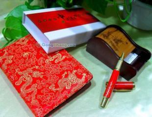 中国红瓷笔 长沙奇世珍宝，书写艺术传奇