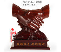 雕刻工艺品与礼品工艺品 当匠心遇上心意